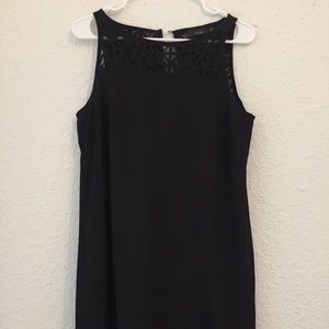 black sleeveless dress